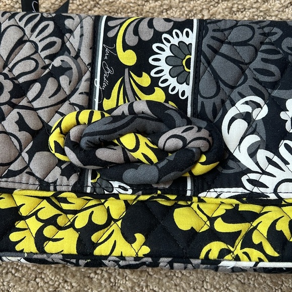 Vera Bradley - Knot Just A Clutch Baroque #018 - Picture 2 of 5
